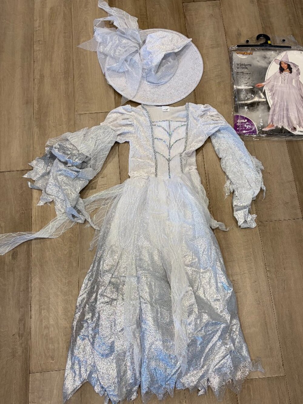 White Witch Halloween Costume Size M (8-10 Y)